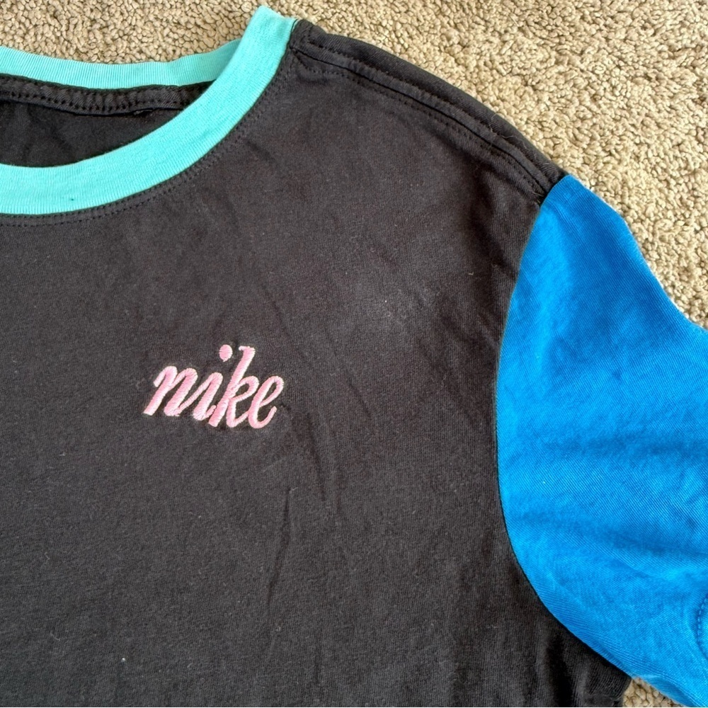 Nike Women's Sportswear Cotton Colorblocked Cropped T-Shirt S - Picture 2 of 9